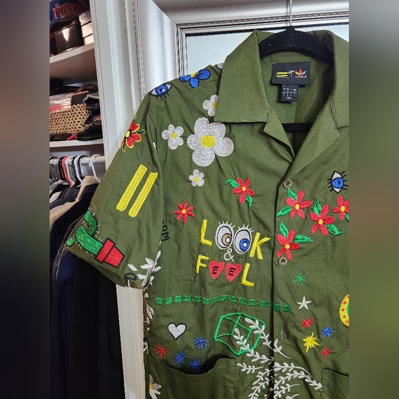 ADIDAS CONSORTIUM X PHARRELL PW EMBROIDERY SHIRTDust Green & Multicolour - Picture 10 of 10